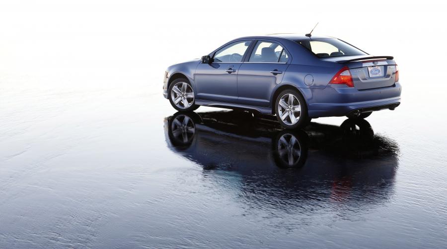  Ford Fusion Sport 2010 года  (US) (фото 6 из 26)